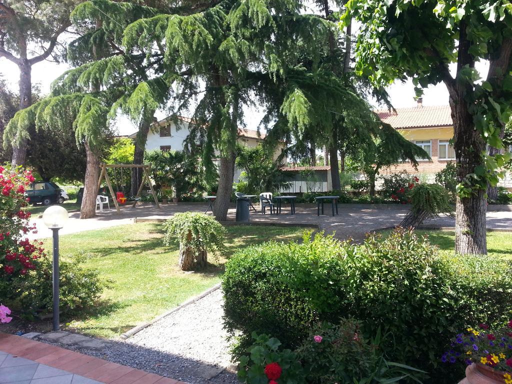 Hotel Tiziana Montepulciano Stazione Kültér fotó