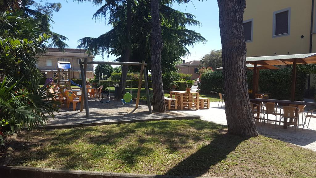 Hotel Tiziana Montepulciano Stazione Kültér fotó