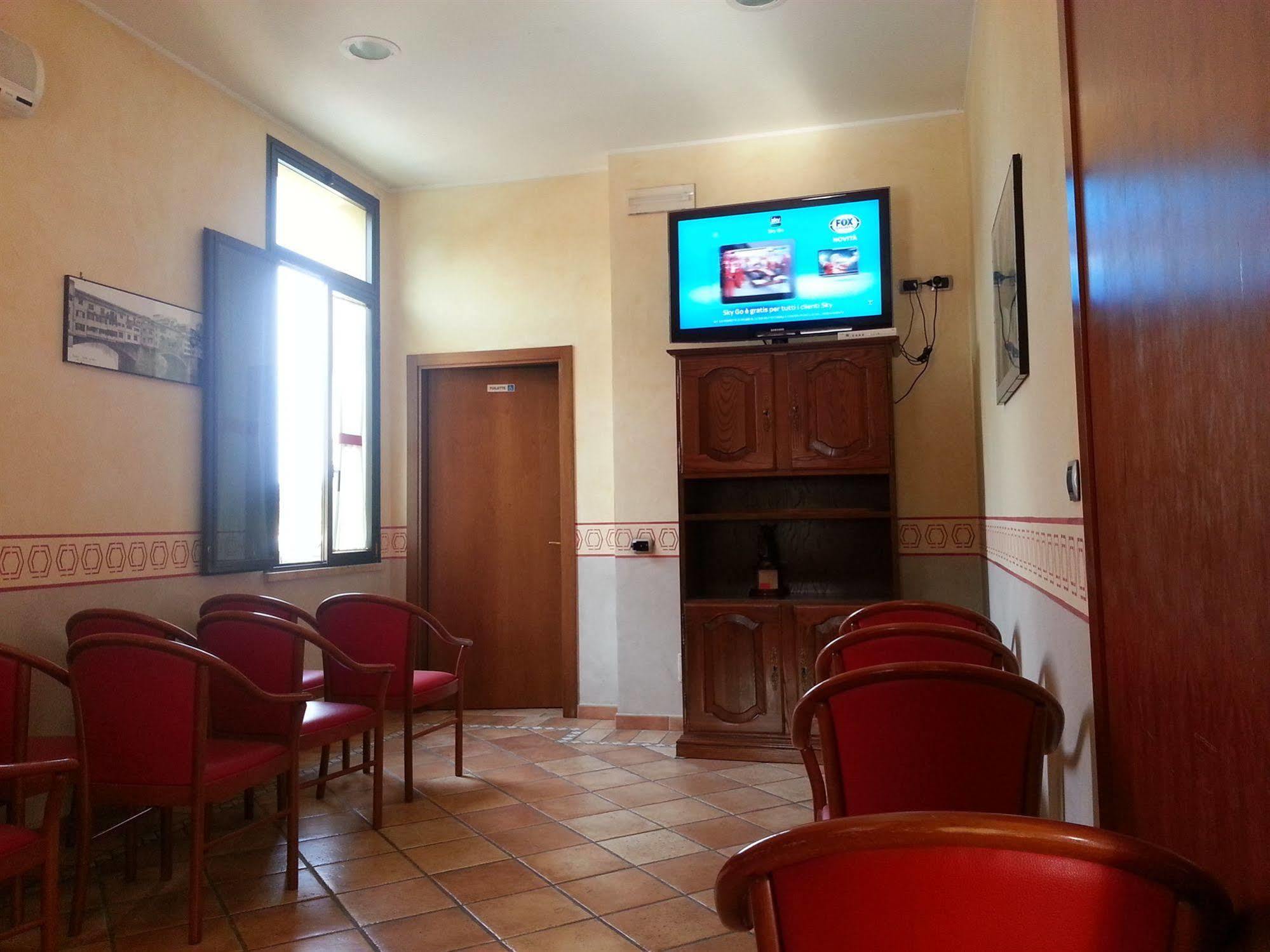 Hotel Tiziana Montepulciano Stazione Kültér fotó