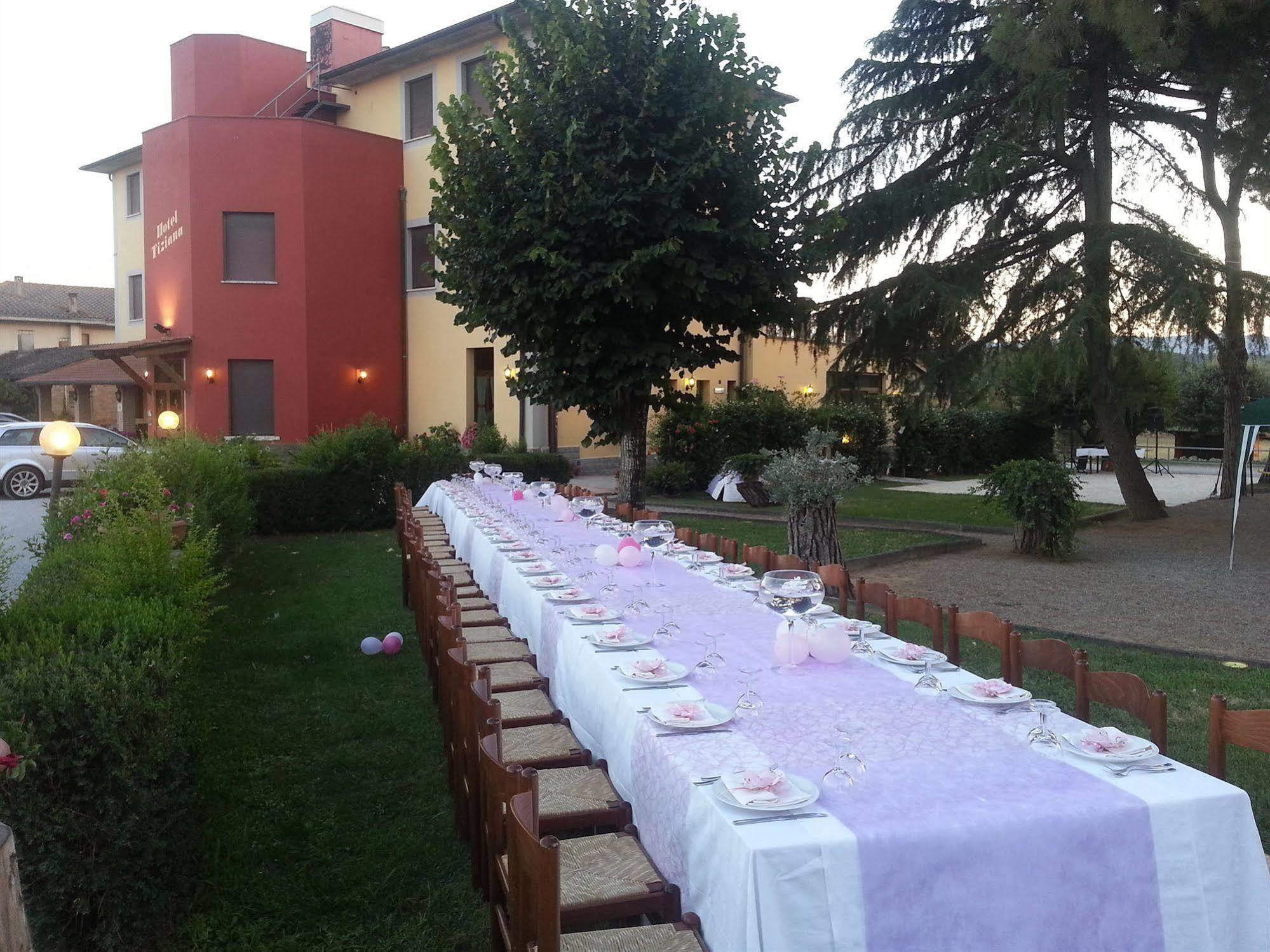 Hotel Tiziana Montepulciano Stazione Kültér fotó