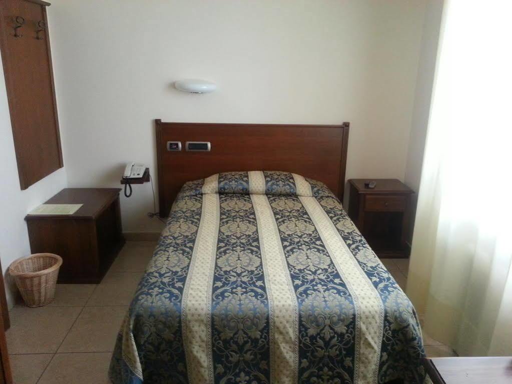 Hotel Tiziana Montepulciano Stazione Kültér fotó