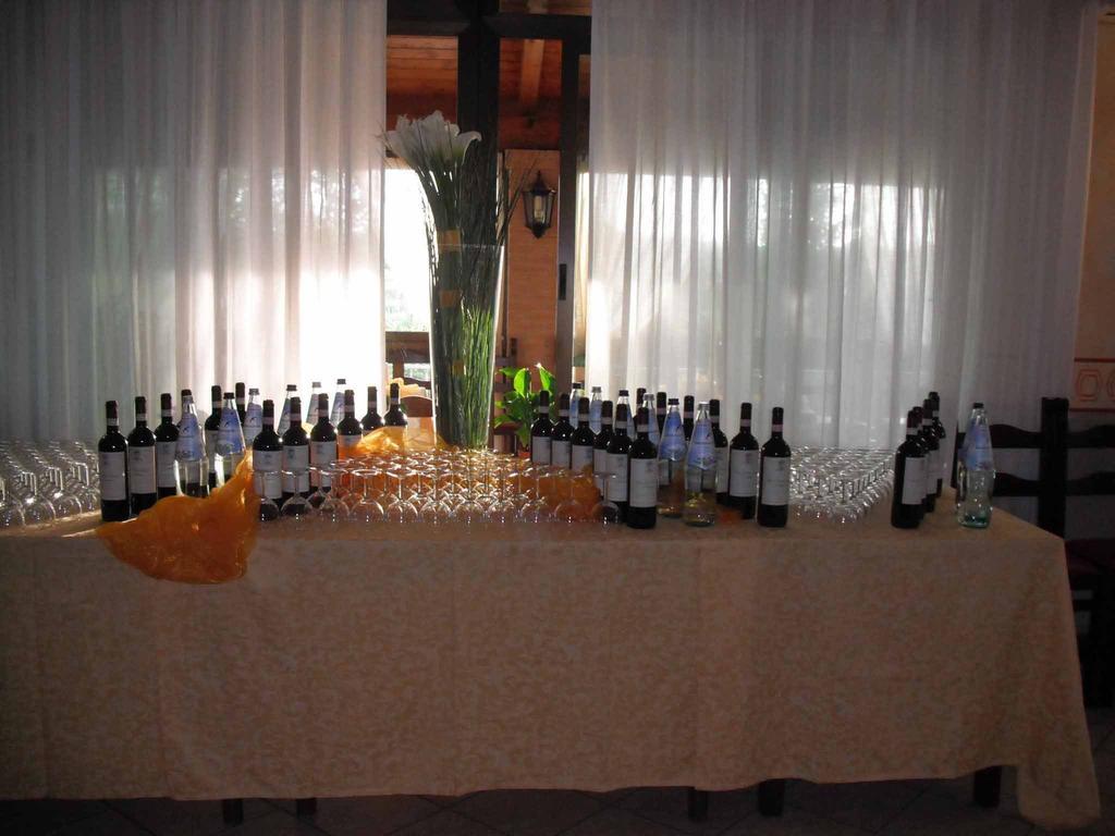 Hotel Tiziana Montepulciano Stazione Kültér fotó